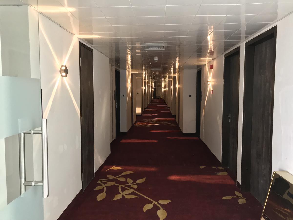 Regenta Central Hotel & Convention Centre Нагпур Экстерьер фото